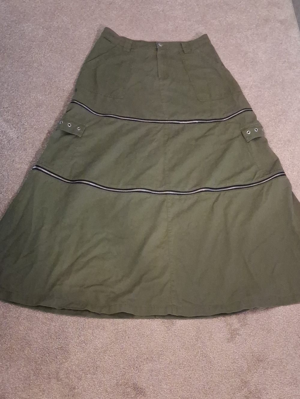 Social Collision Army Green Cargo Skirt. Zip-Convert Length Into Short Skirt. XL